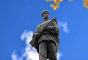 商丘“邱少云”石雕塑像，让历史英雄永久镌刻
