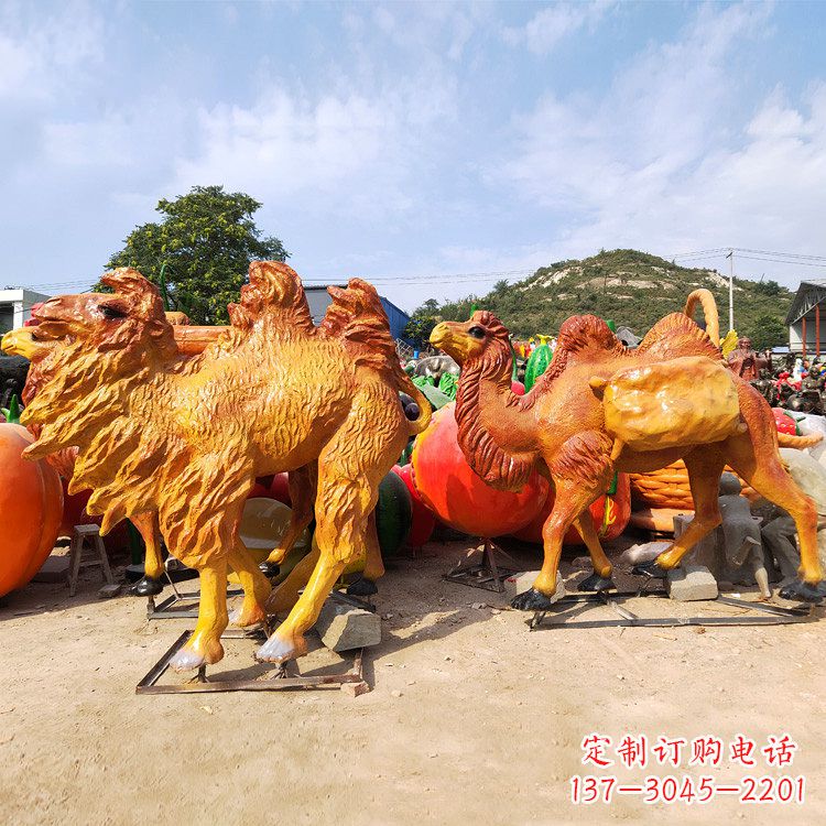 商丘玻璃钢彩绘仿真骆驼雕塑