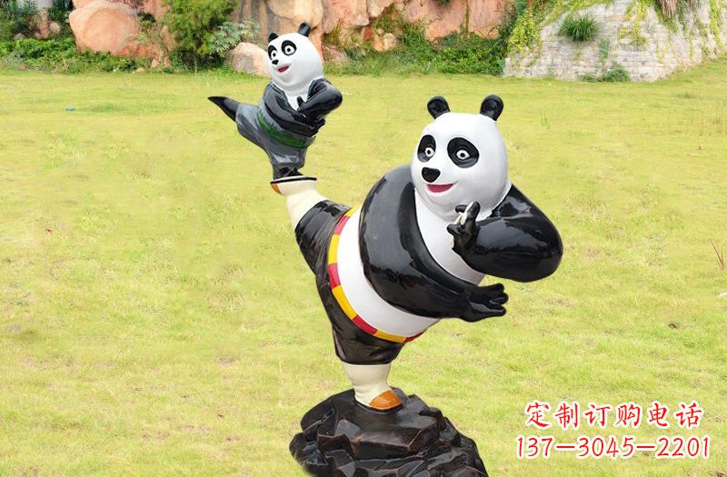 商丘玻璃钢卡通熊猫雕塑的艺术之美