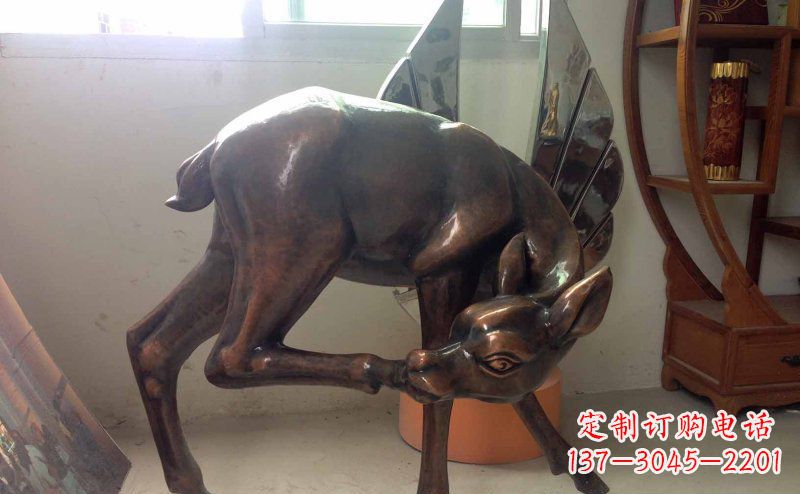 商丘玻璃钢小鹿仿铜动物雕塑