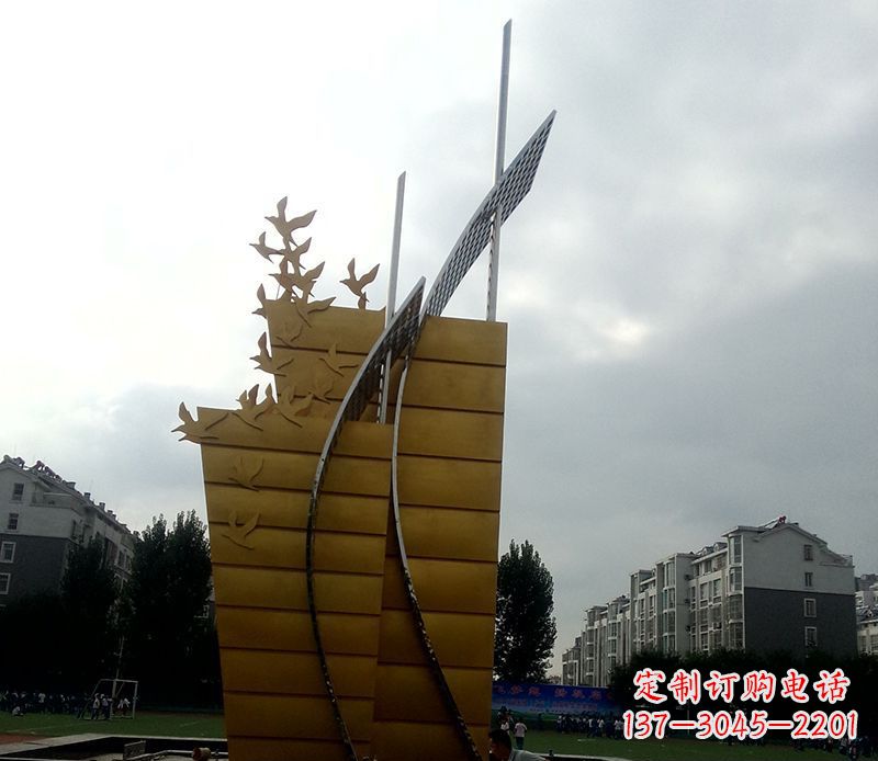 商丘不锈钢帆船雕塑象征城市的起航