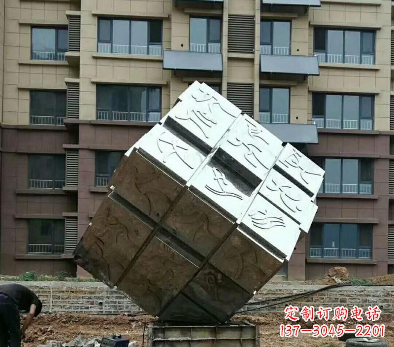 商丘不锈钢魔方雕塑令人惊叹的精致艺术