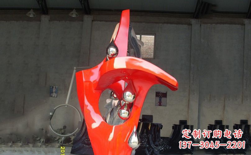 商丘不锈钢水滴雕塑美丽动人