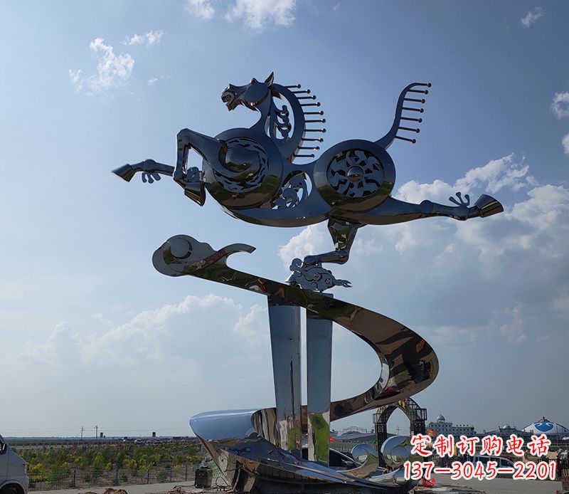 商丘不锈钢大型马踏飞燕景观雕塑集艺术与自然于一体