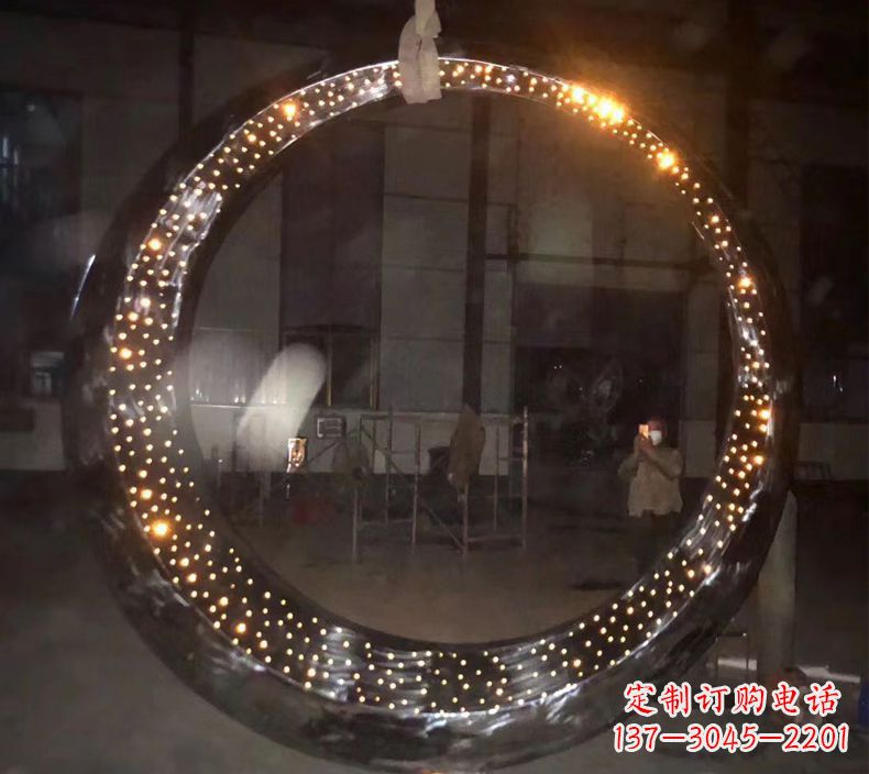 商丘璀璨夜空，不锈钢发光月亮雕塑