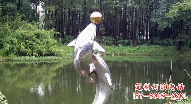 商丘海豚的传说——不锈钢公园顶部雕塑