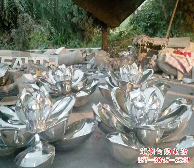 商丘不锈钢荷花雕塑给公园带来灿烂美景