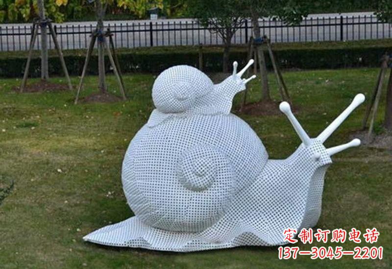 商丘不锈钢公园的“母子蜗牛”雕塑