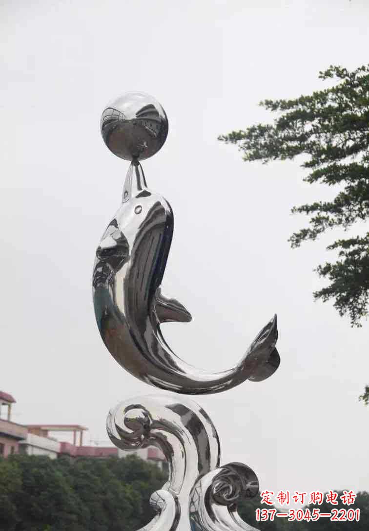 商丘海豚雕塑增添不锈钢广场的魅力