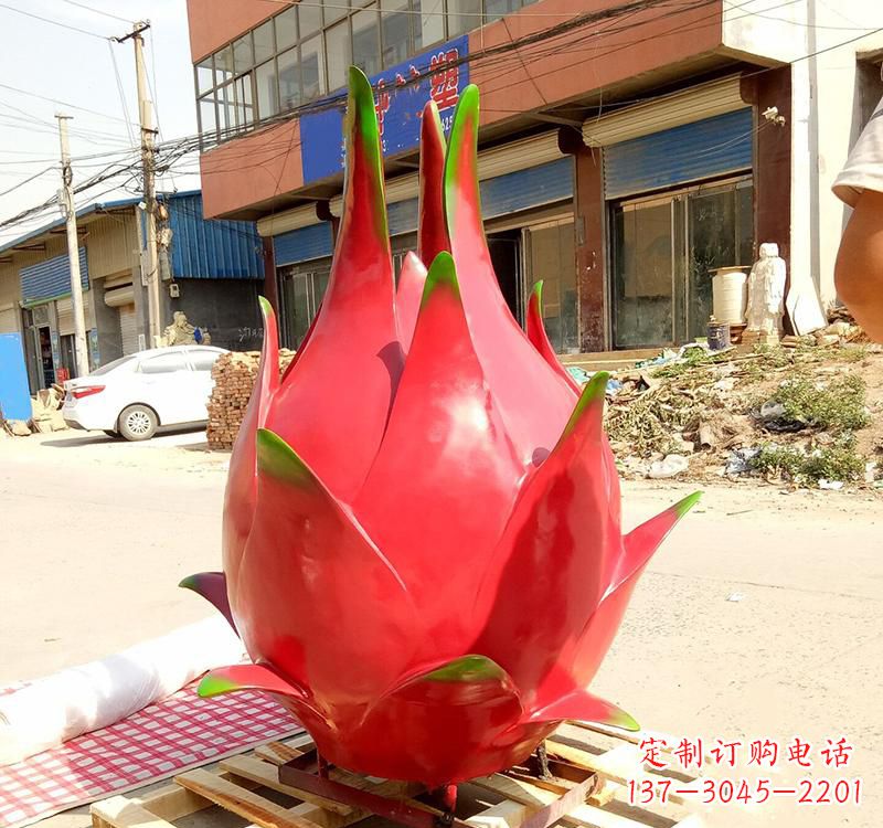 商丘精美不锈钢火龙果雕塑