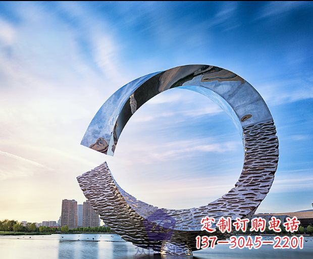 商丘环绕世界的不锈钢景观雕塑