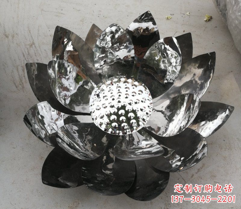 商丘不锈钢镜面的荷花雕塑——彰显美丽与恬静