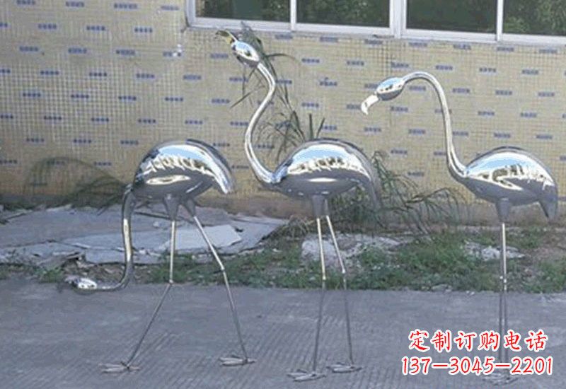 商丘不锈钢火烈鸟雕塑给人以美好的视觉享受