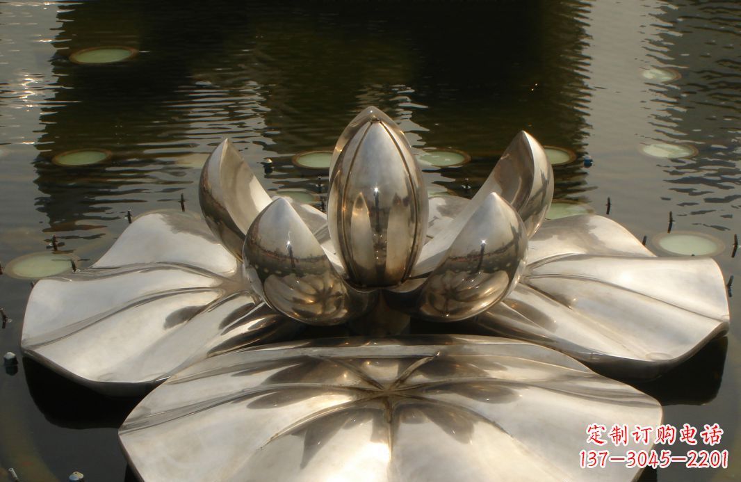 商丘不锈钢莲花雕塑绚丽多彩的艺术之美