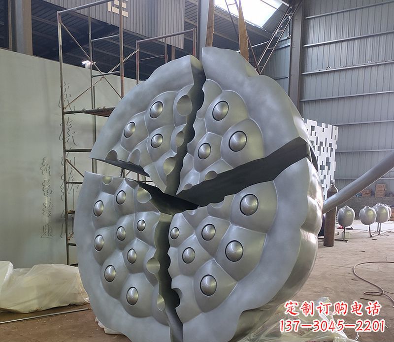 商丘不锈钢莲蓬雕塑精美外形 引人入胜