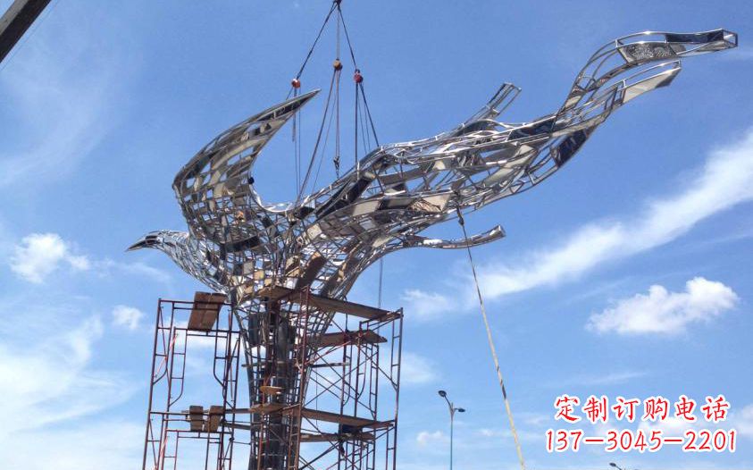 商丘不锈钢镂空鸽子雕塑美丽的象征