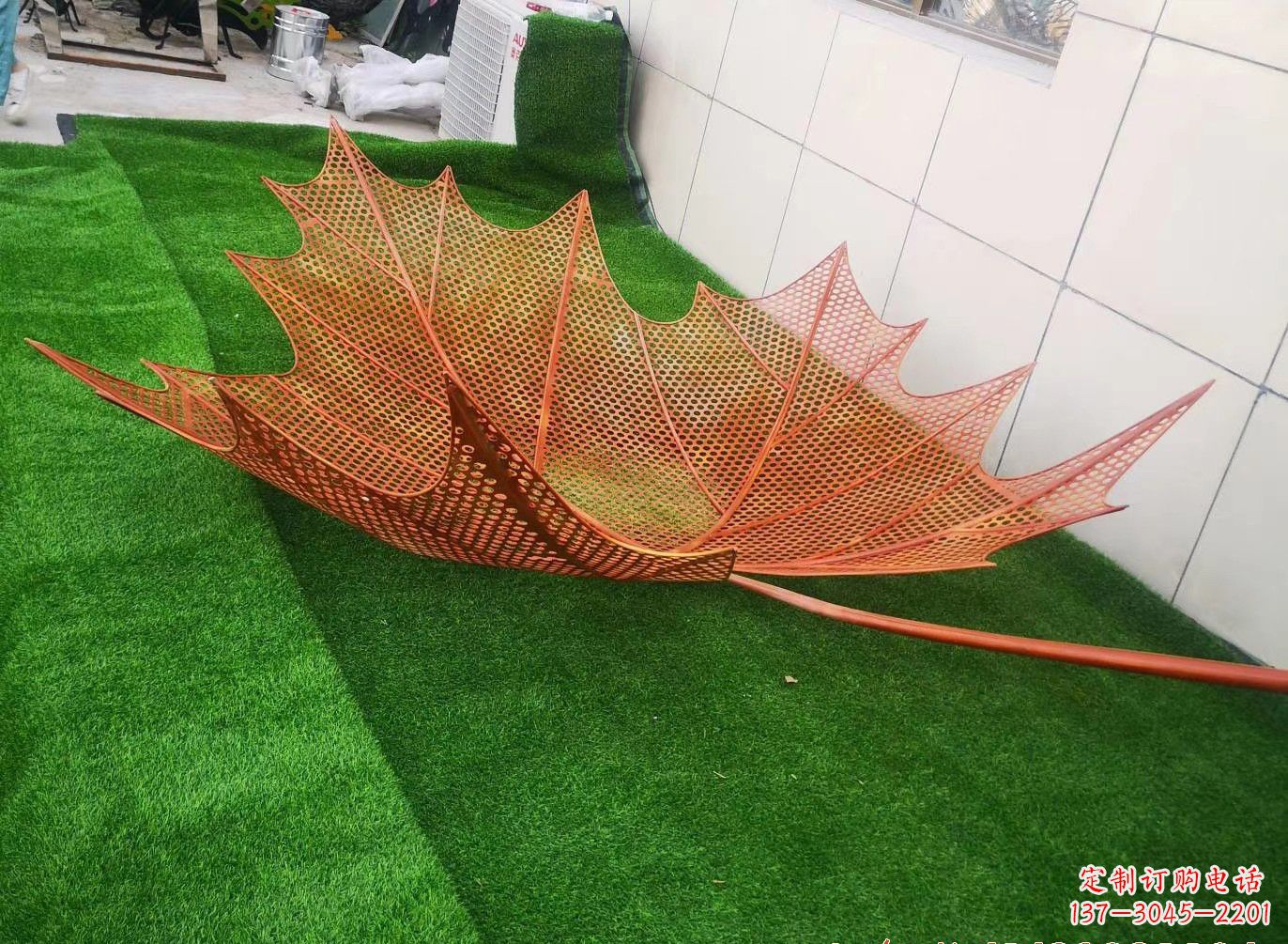 商丘镂空树叶雕塑精彩细节点缀着精美自然风景