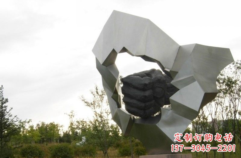 商丘不锈钢拳头雕塑雕刻象征勇气和力量