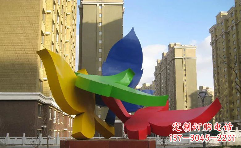商丘不锈钢树叶景观雕塑美丽而精致