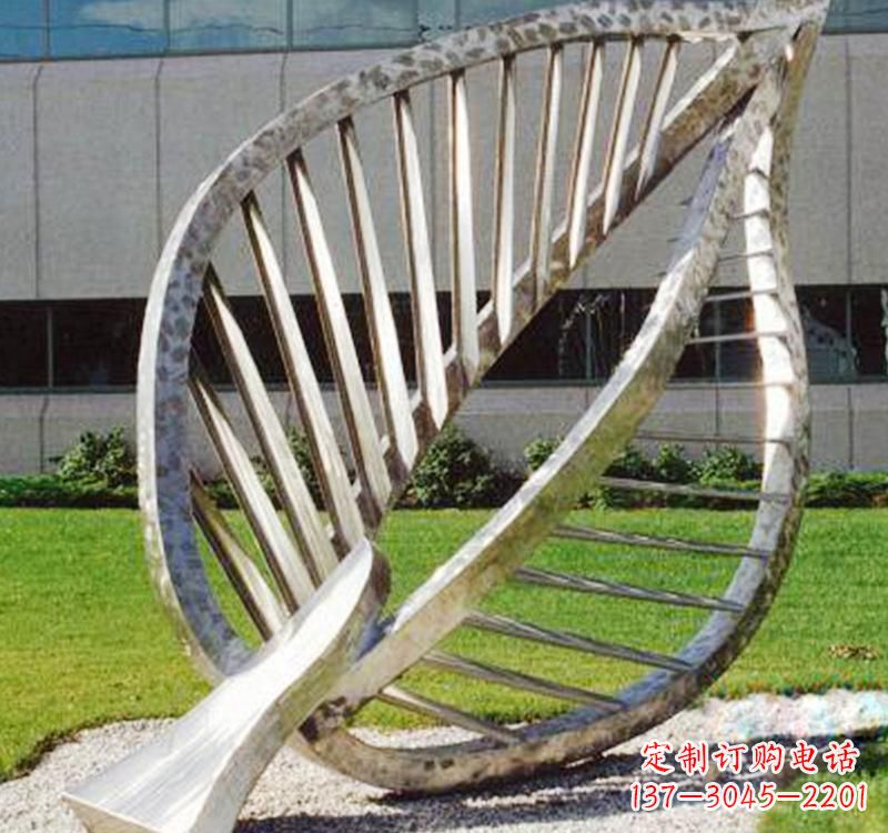 商丘不锈钢树叶镂空景观雕塑精美而古朴