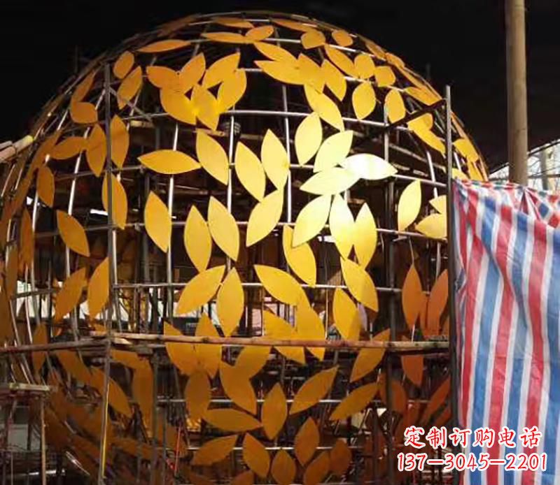 商丘不锈钢树叶镂空球景观雕塑