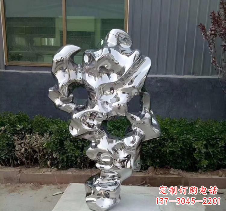 商丘精美太湖石雕塑,给环境带来灿烂光彩
