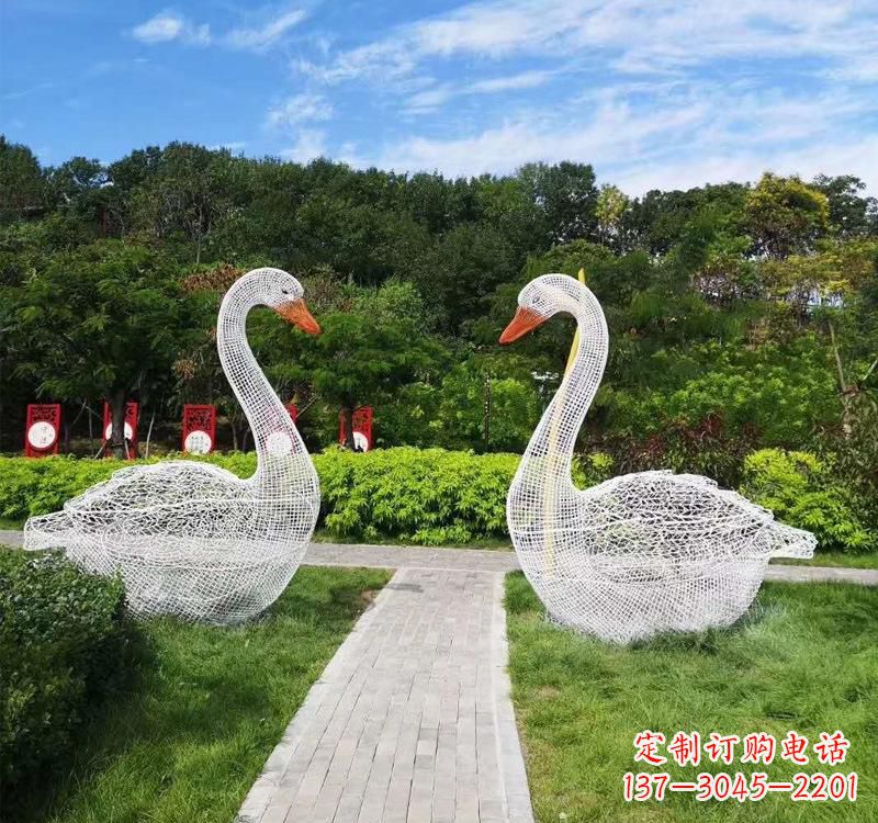 商丘不锈钢天鹅雕塑——象征着爱与和平