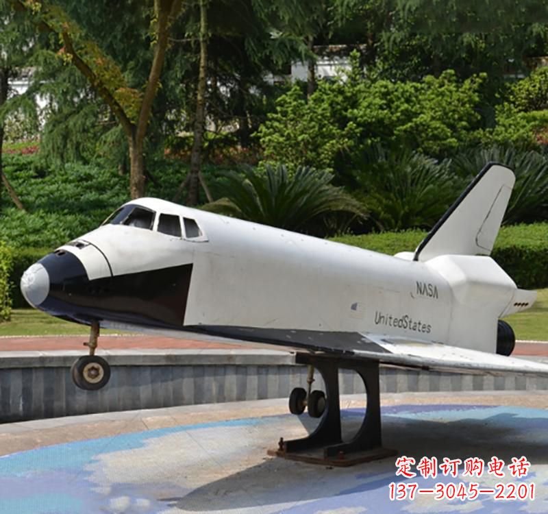 商丘不锈钢飞机雕塑给空中增添梦幻氛围