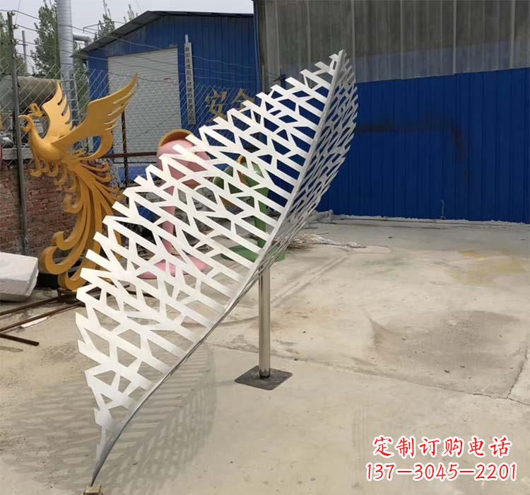 商丘不锈钢园林树叶雕塑