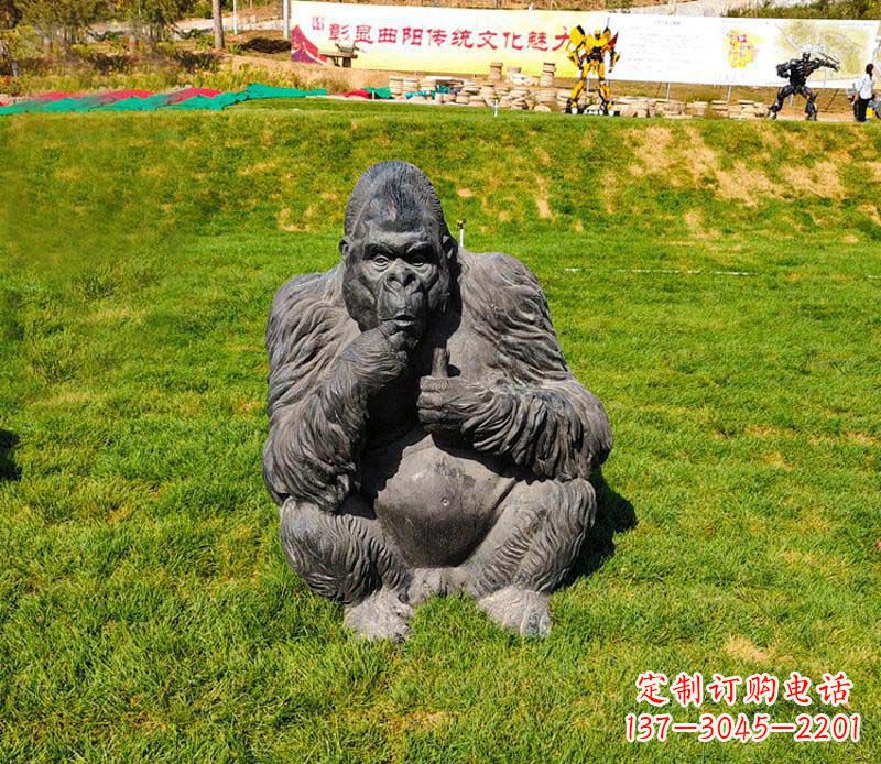 商丘猩猩雕塑——草坪猩猩公园的艺术精品