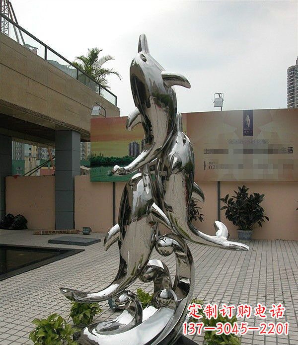 商丘海豚雕塑表达创意与活力