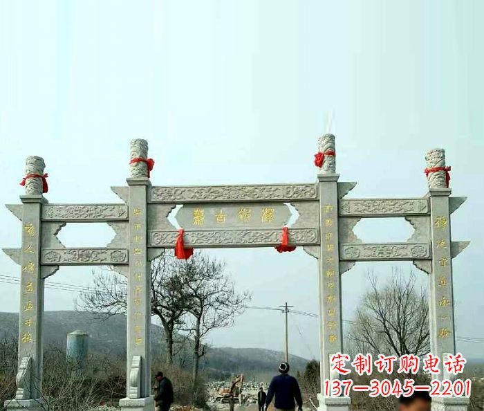 商丘细节精美的村庄牌坊雕塑