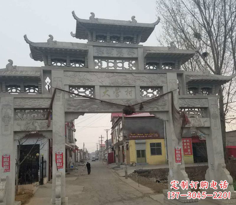 商丘村庄三门石牌坊石雕传承古老文化
