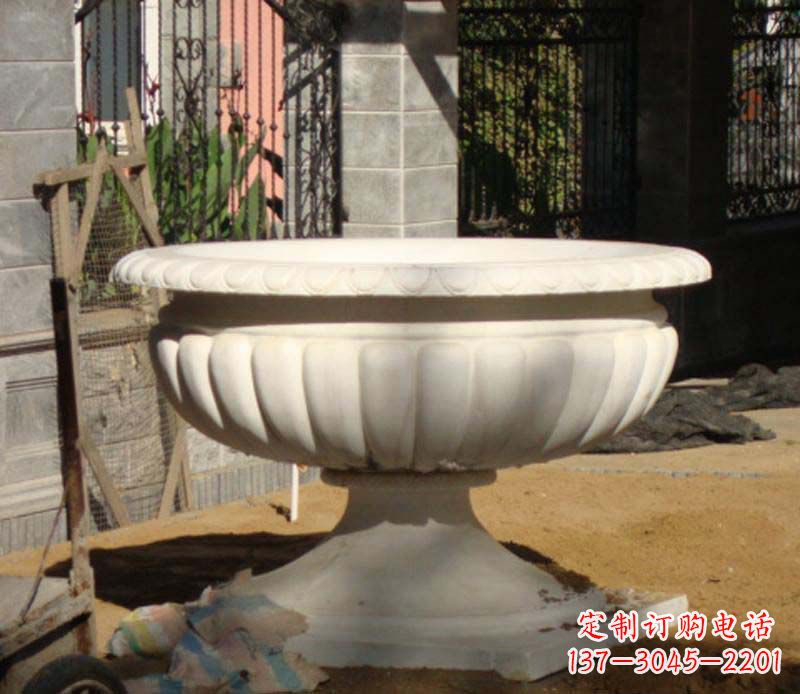 商丘精美大理石花盆雕塑