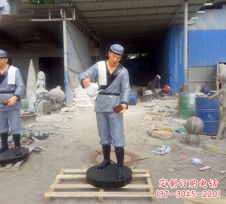 商丘饭店门口玻璃钢仿真店小二雕塑