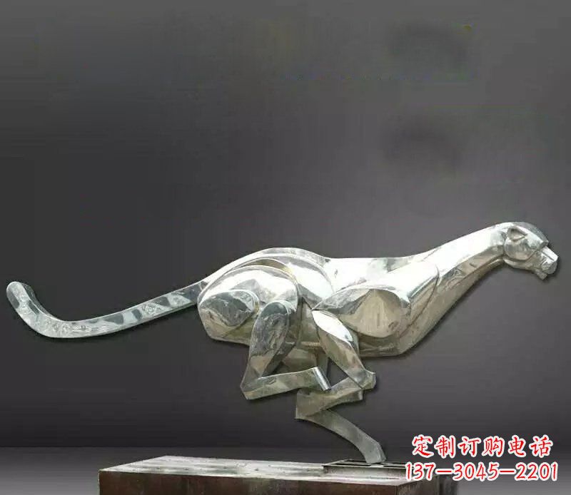 商丘公园不锈钢奔跑的豹子动物雕塑