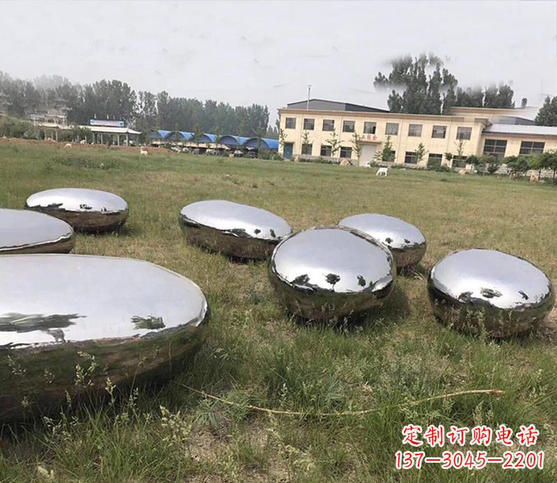 商丘精美不锈钢水滴景观雕塑