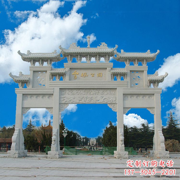 商丘公园汉白玉三门石牌楼