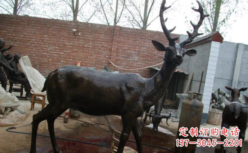 商丘精美梅花鹿铜雕,施展艺术之美