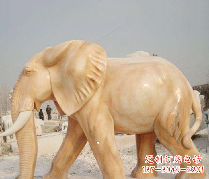 商丘公园晚霞红大象雕塑