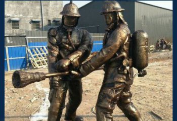 商丘以消防员为原型的铜雕塑