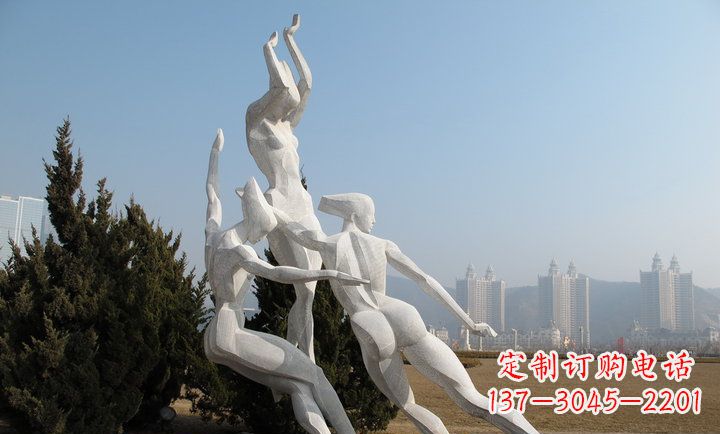商丘中领雕塑:优雅动人的不锈钢滑冰女孩雕塑