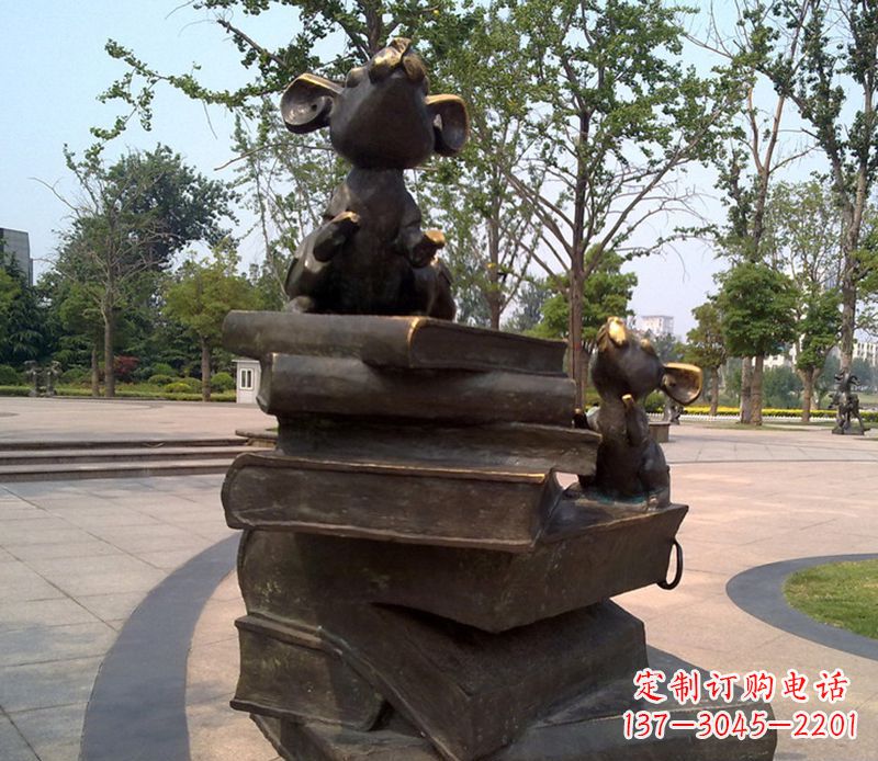 商丘广场十二生肖铜雕塑