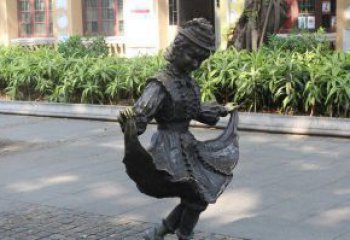 商丘中领雕塑推出的爱舞的小少女铜雕，以少女跳…