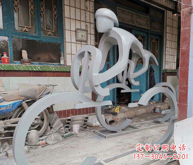 商丘户外不锈钢骑自行车人物雕塑