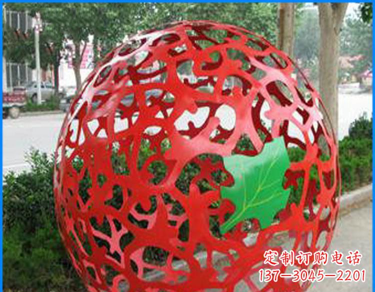 商丘街边不锈钢镂空球和树叶景观雕塑
