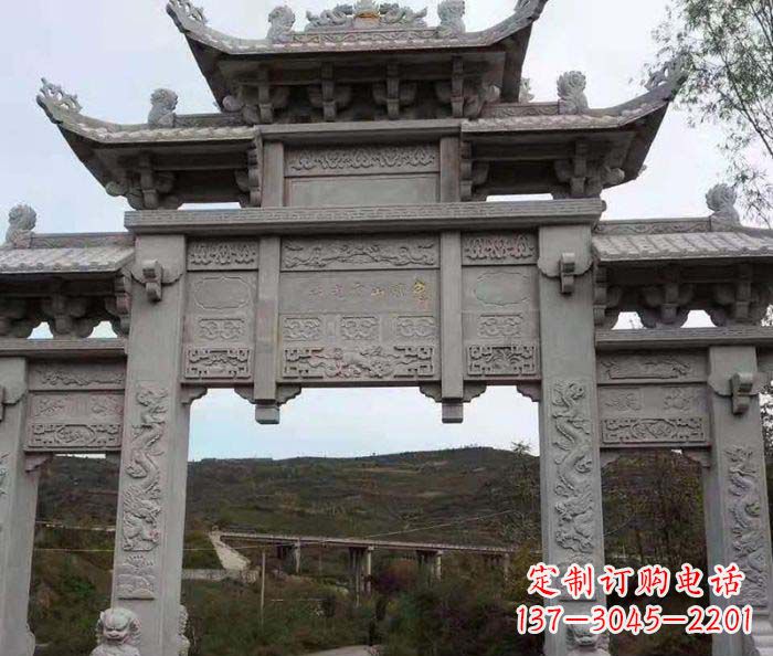 商丘地标性的三门石雕牌坊