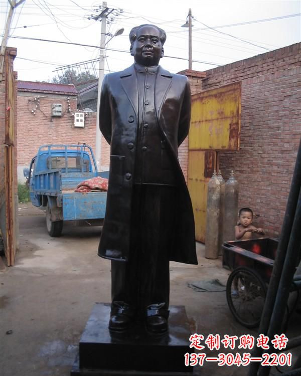 商丘伟大领袖毛泽东铜雕