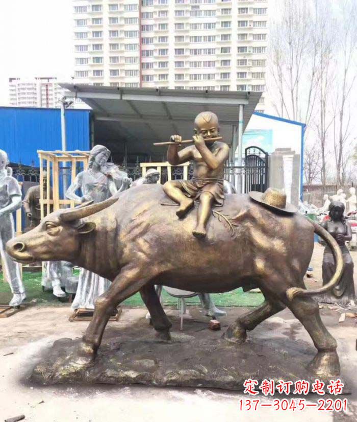 商丘专为儿童量身定制的牧童骑在牛背吹笛铜雕