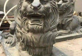 商丘微笑洒脱，汇丰趴着的狮子铜雕